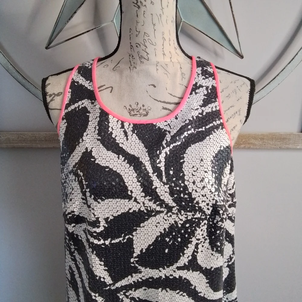 Lilly Pulitzer Courtin Sneak A Peek Black & White Sequin Shift Dress - 10